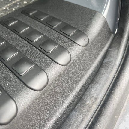 For VW T6 V3 Barndoor Threshold Cover + Side Step